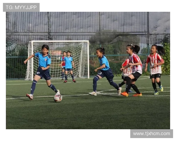 云端之上的足球巨星们带你领略绿茵场的风采与激情