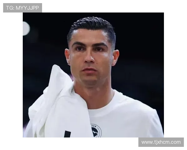 克罗地亚足球明星C罗的辉煌历程与传奇成就解析